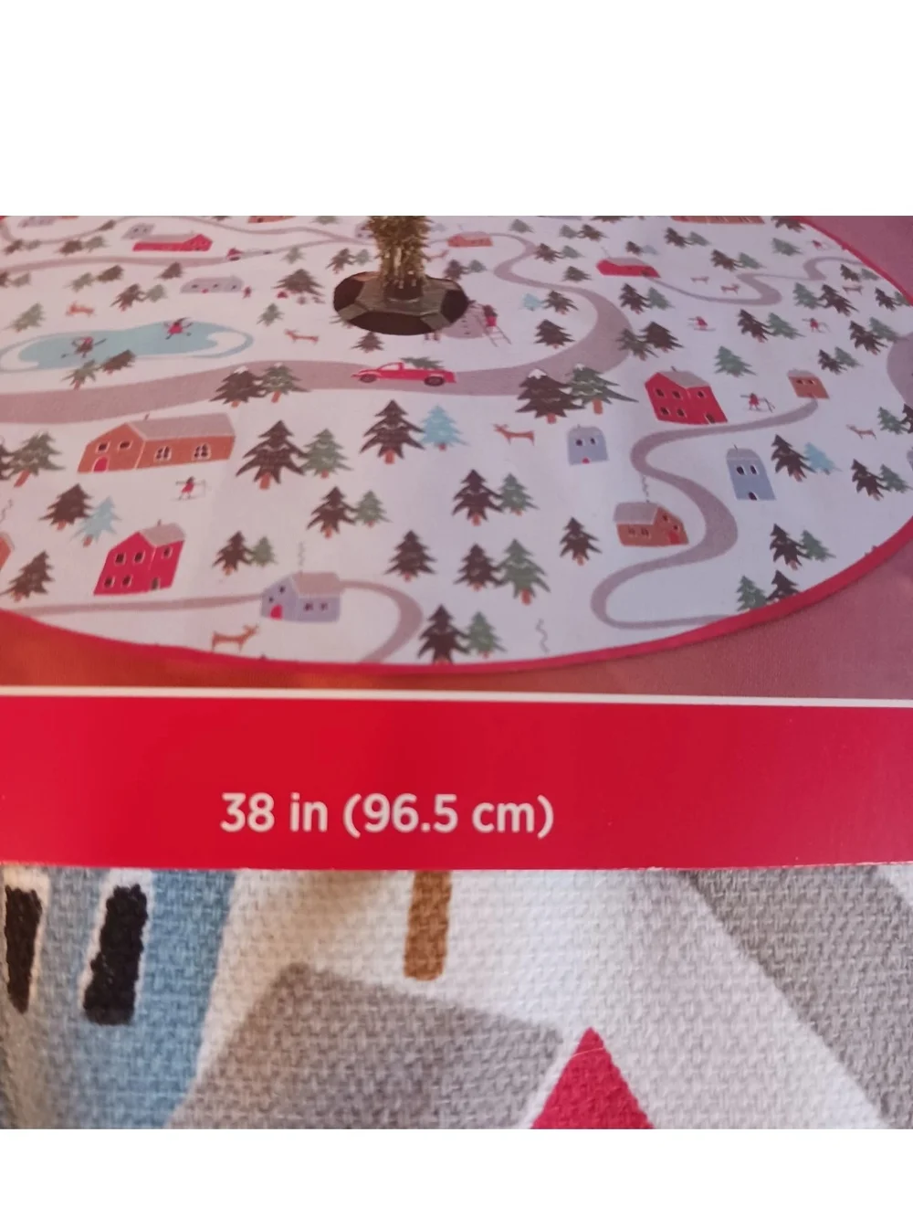 White and Red Village Tree Skirt